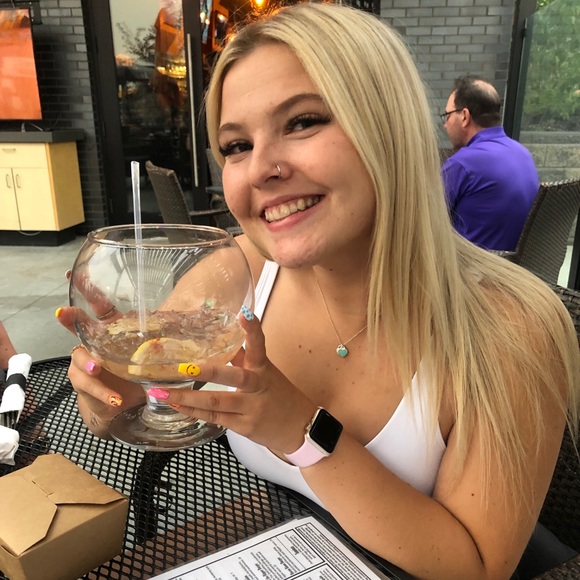 Meet your Posher, Ally - Picture 1 of 1